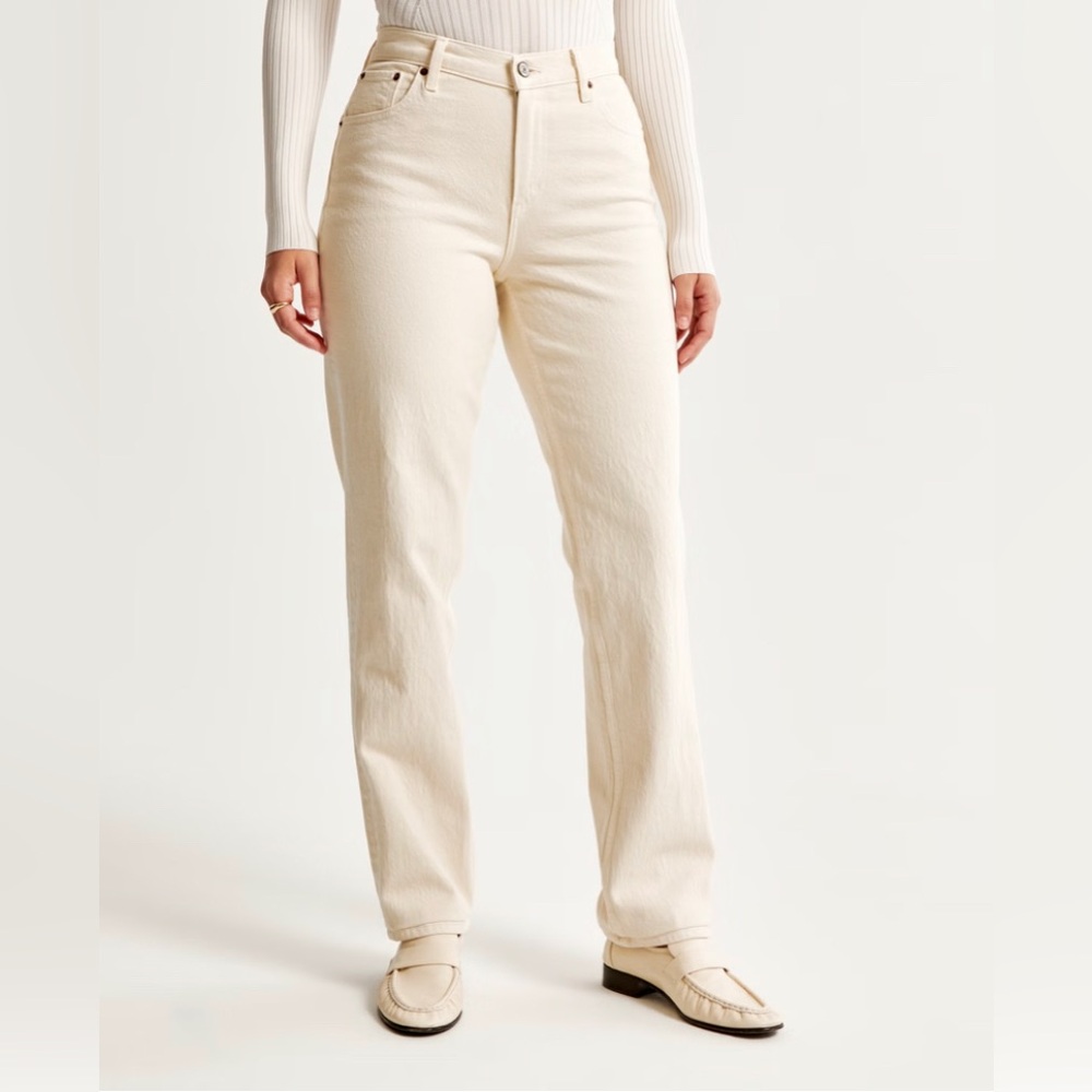 Abercrombie & Fitch Straight Leg Jeans in Cream